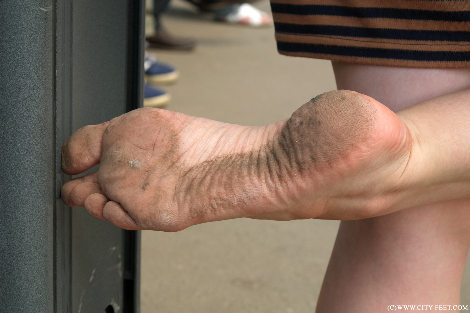 Foot Fetish Forum: barefoot russian girls.