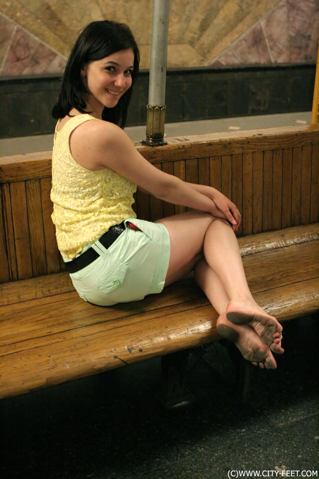 City Feet Barefoot Girls Dirty Feet